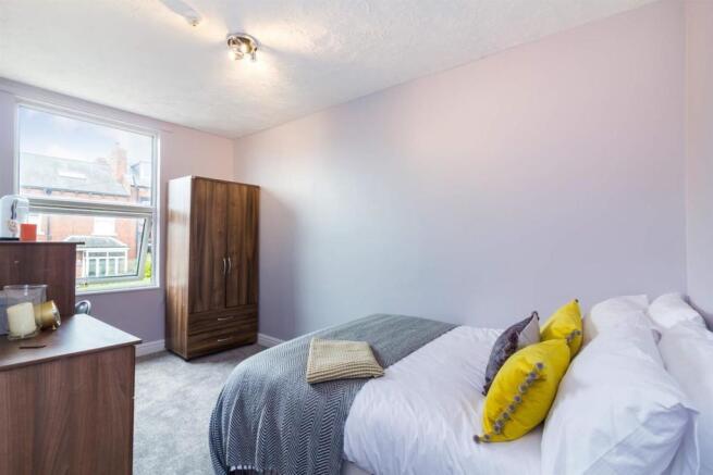 5 bed House to rent Image 9