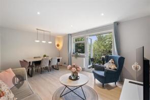 7, 15 Dunarden Court, Inner Park Road, London SW19 6EB