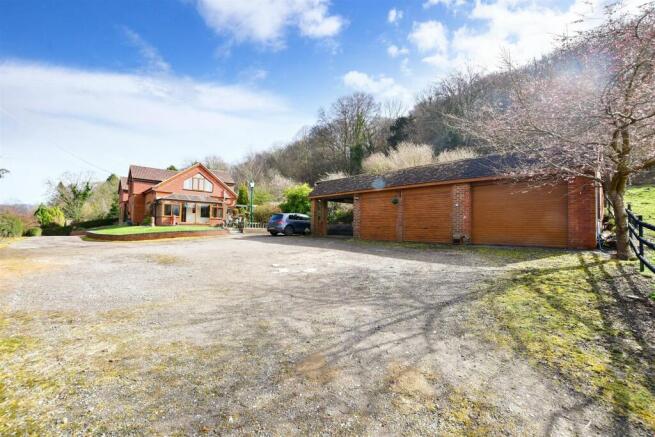 Driveway/Parking
