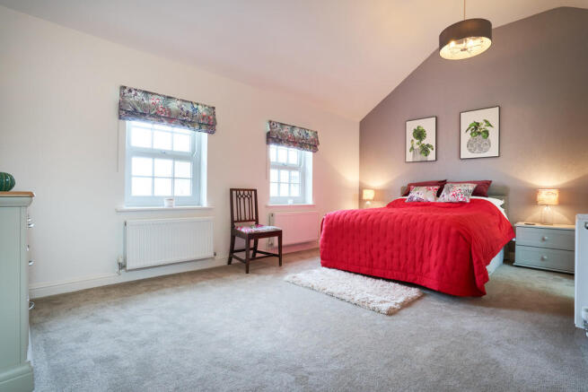 Master Bedroom Su...