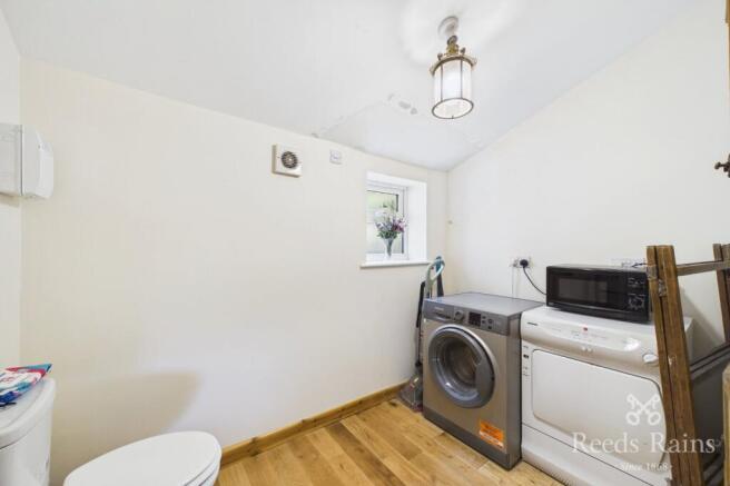 4 bed Detached for sale Image 10