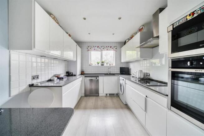 Kitchen: