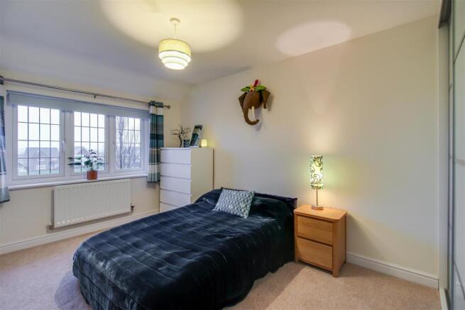 4 bed Detached for sale Image 10