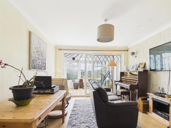 19a5dc7f085f49ff96354924125e1744_100_CAM01730G0-PR