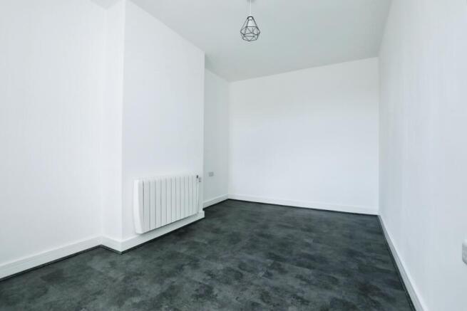 1 bed Apartment to rent Image 4