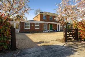 100, London Road, Holybourne, Alton GU34 4EW