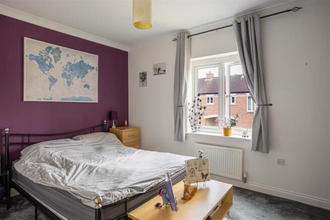 3 bed Terraced for sale Image 9