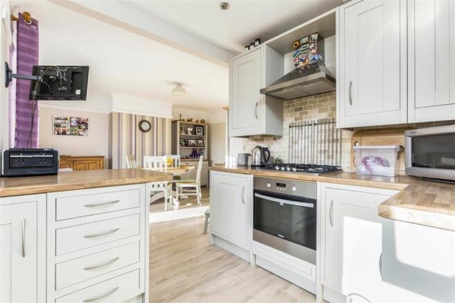 Kitchen/dining ro...