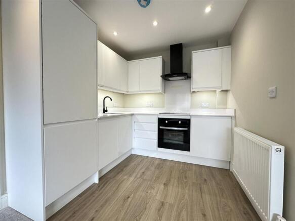 2 bed Flat for sale Image 4