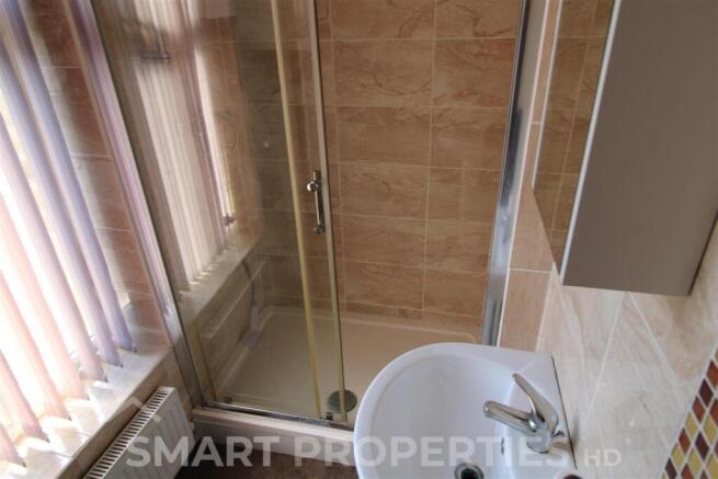 2 bed Flat to rent Image 4
