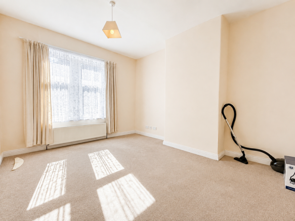 2 bed Terraced to rent Image 5