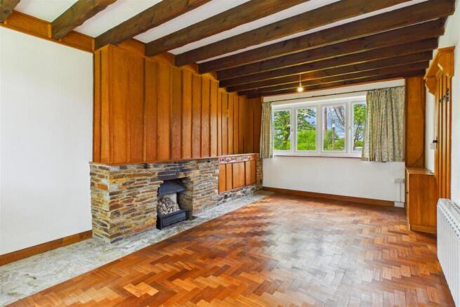 Lounge to Front.