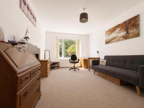 3 bed Semi-Detached to rent Image 7