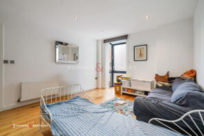 Flat 21, 20 Lattice House, Alie Street, London E1 8GZ