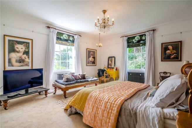 7 bed Detached for sale Image 12