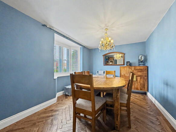 4 bed Detached for sale Image 7