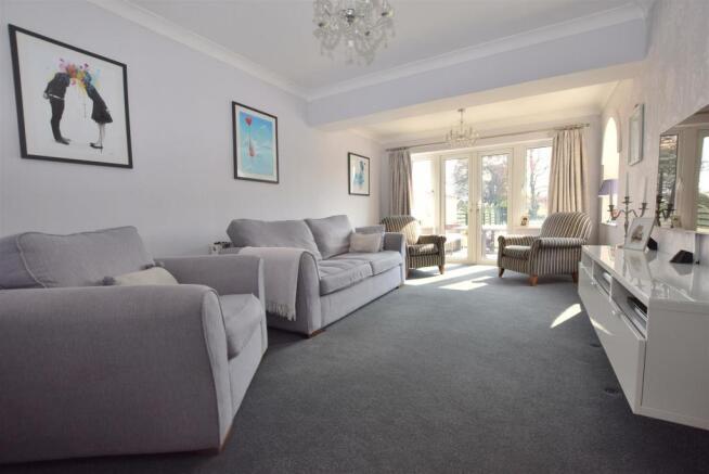 Extended Lounge