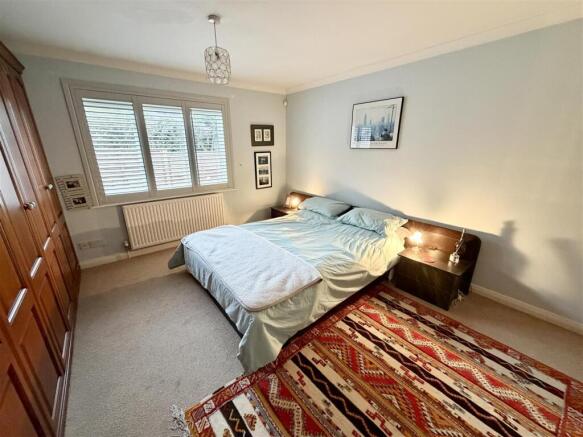 4 bed Detached Bungalow for sale Image 6