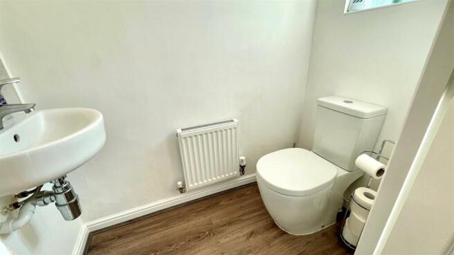 2-PIECE CLOAKROOM