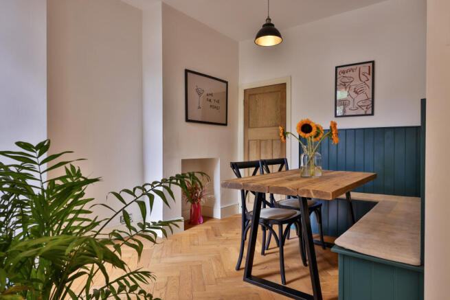 4 bed Town House for sale Image 5