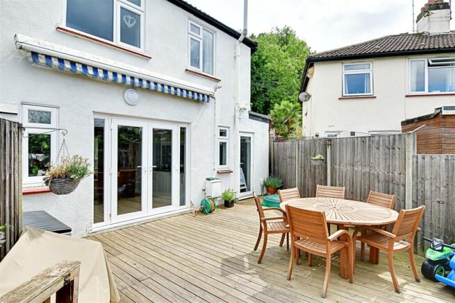 Patio 1.jpg