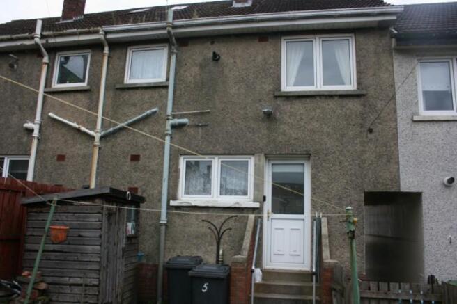 5 WOODHALL PL