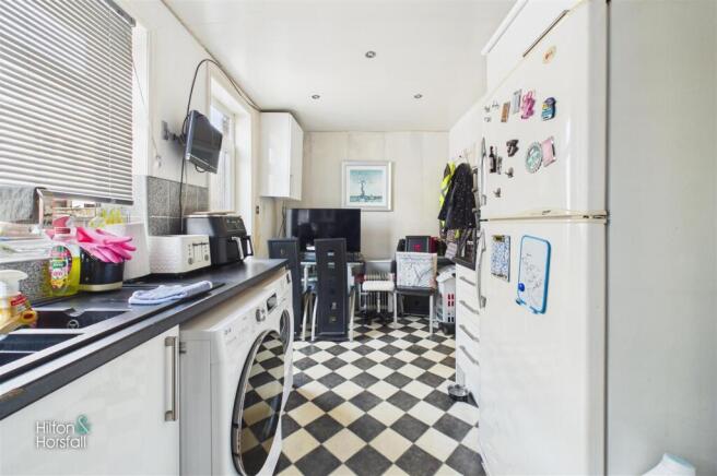 2 bed Terraced for sale Image 5