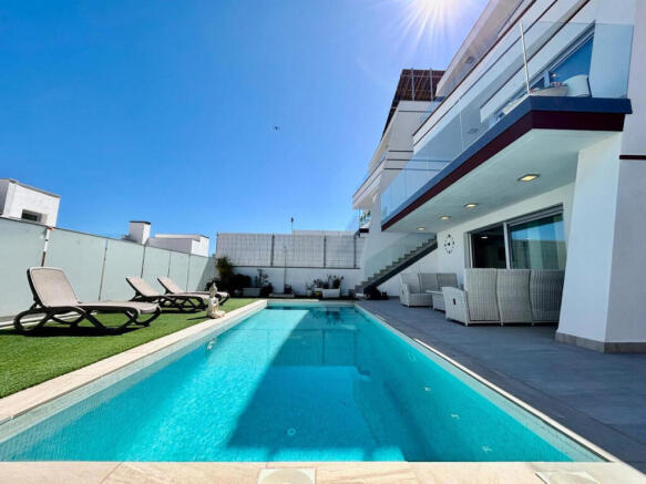 Villamartin Modern Villa 3 bed 4 bath for sale with private pool