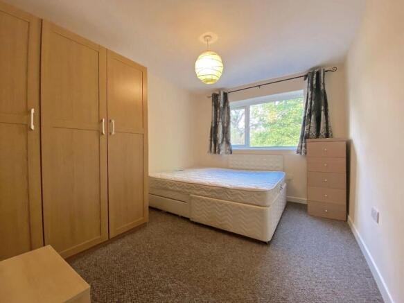 2 bed Apartment to rent Image 6