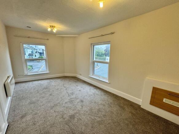 BEDROOM 1/LOUNGE