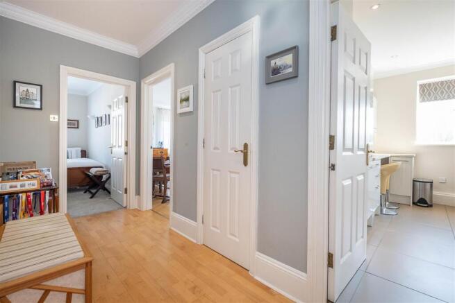 11-burlington-gate-91-chadwick-place-0042 copy.jpg