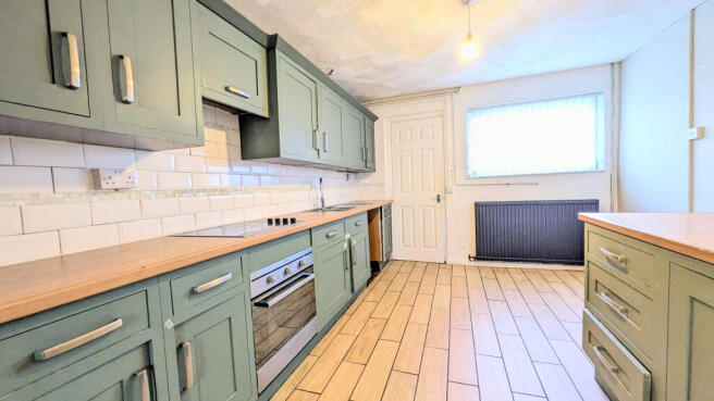 PXL_20251210_101621765.MP~2