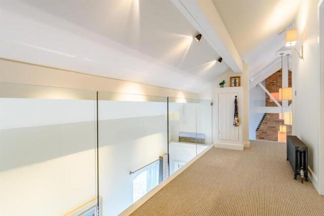 8431570-interior27-800.jpg