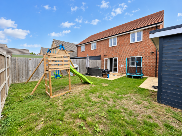 Beech Close, Fordham photo 4