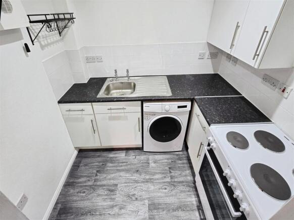 High-Street-Irthlingborough-Prime-Choice-Studio-Fl