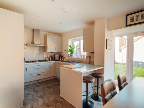 Kitchen / Dining Room