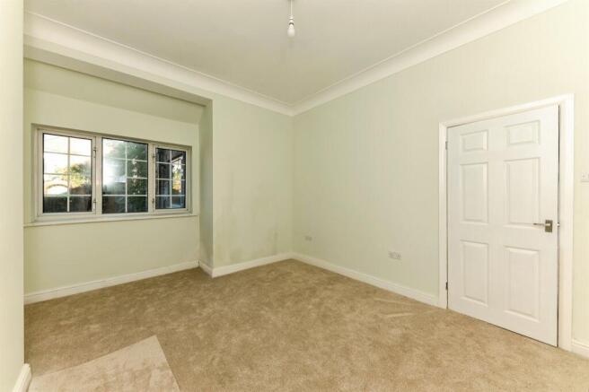 3 bed Terraced for sale Image 5