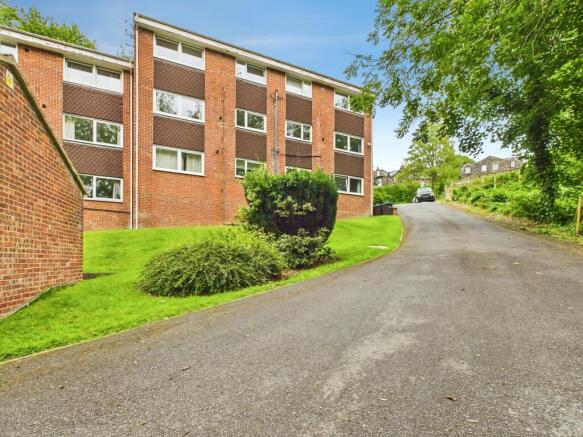 2 bed Flat to rent Image 10