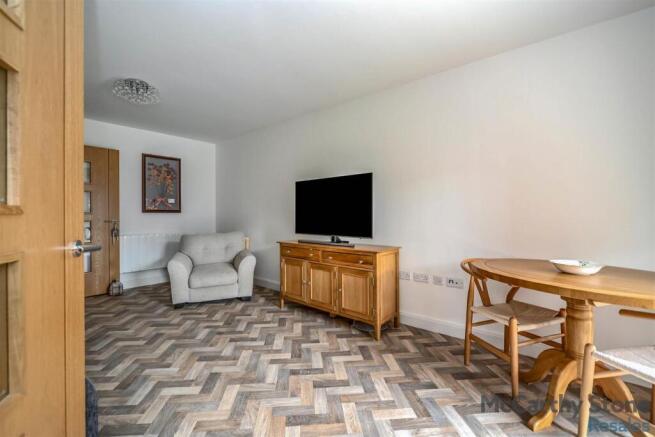 Miller Place, High View, Bedford, MK14 8EZ photo 4