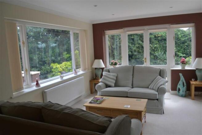 FURTHER SITTING ROOM