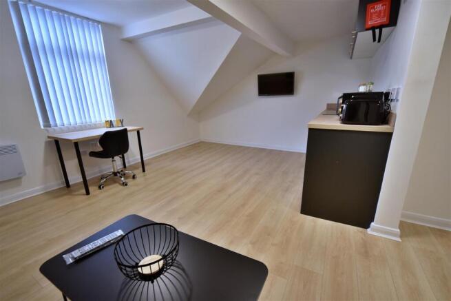 1 bed Apartment to rent Image 4
