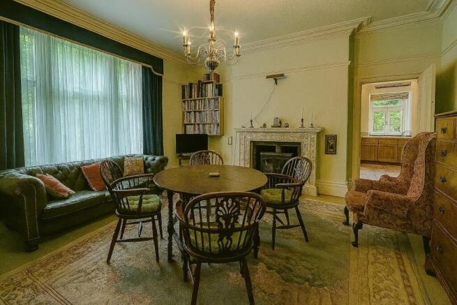 5 bed Semi-Detached for sale Image 5