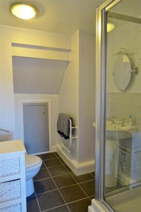 En-Suite Shower Room: