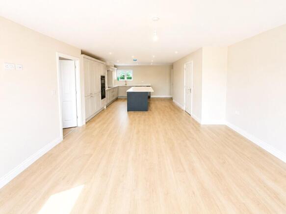 3 bed Bungalow for sale Image 8
