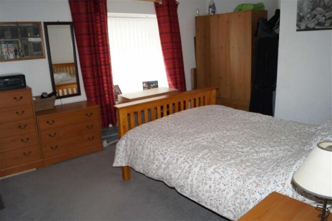 BEDROOM 1 (FRONT)