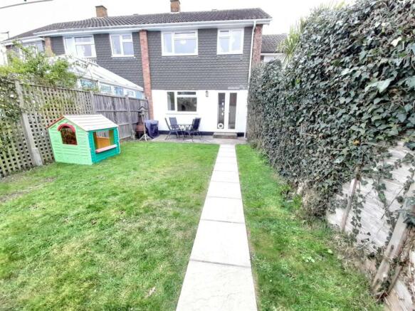 Rear garden 2.jpg