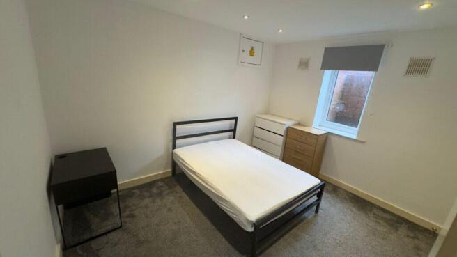 5 bed Terraced to rent Image 12