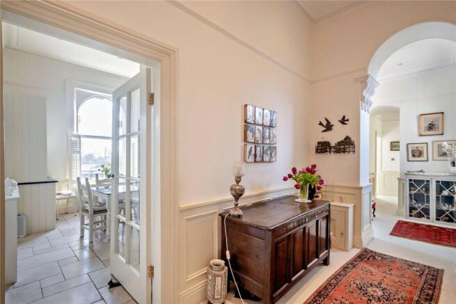 2 bed Apartment for sale Image 7