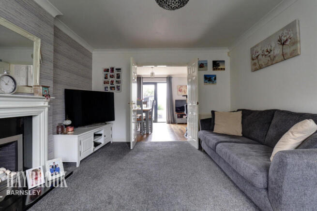 4 bed Detached for sale Image 6