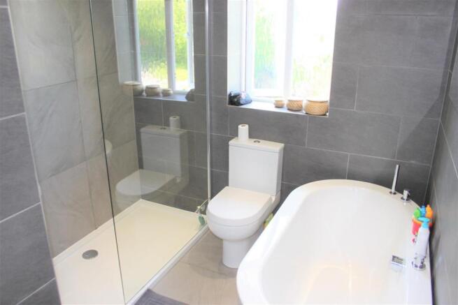 LUXURY BATHROOM